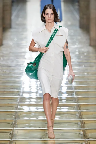Look 5